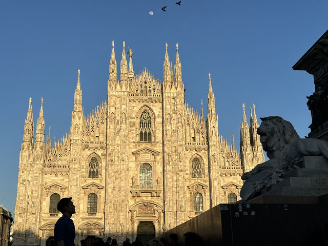 Risking my camera for a selfie with Duomo di Milano 