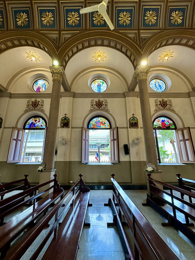 โบสถ์⛪️สีชมพูสวยหวาน ในชุมชนเก่าแก่ “กุฏีจีน”