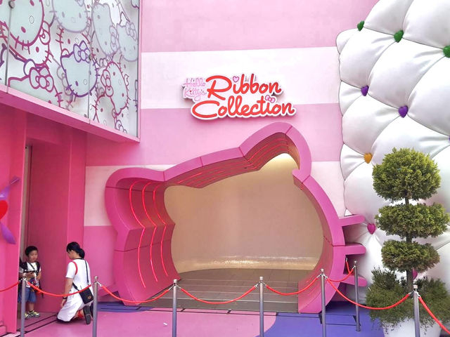 Hello Kitty's Ribbon Collection สตูดิโอคิตตี้
