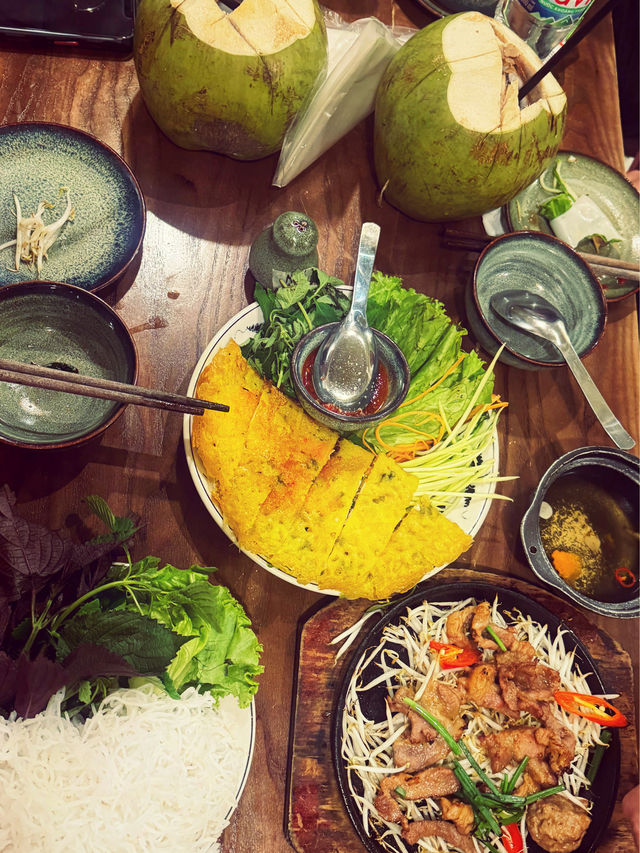 Taste of Authentic 🇻🇳: Dining Like a Local at Met in Hanoi