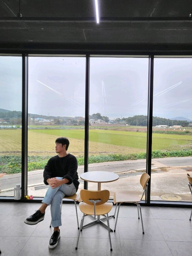 여유롭게 즐기기 좋은 논뷰 인천 카페