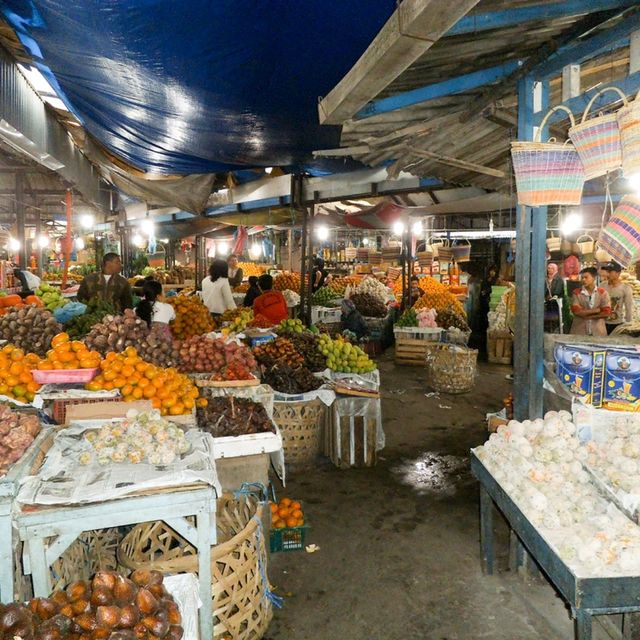 BERASTAGI FRUIT MARKET @MEDAN