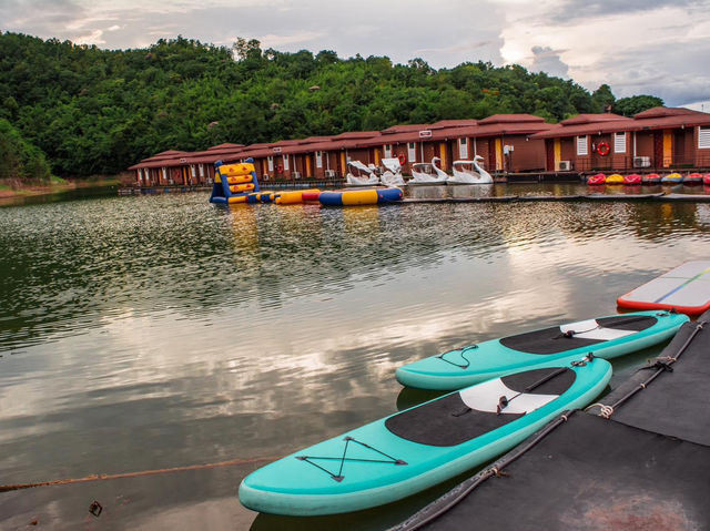  มานอนแพเล่นสวนน้ำพายเรือคายัคกับที่พักวิวสวย