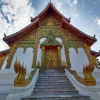 เที่ยวชมพระราชวังหลวงพระบาง