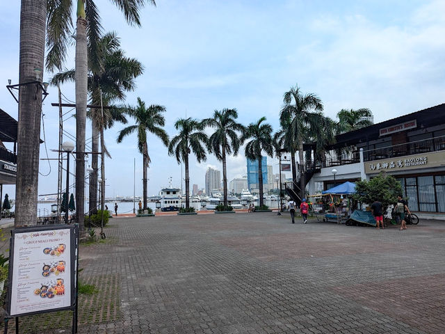 Manila Baywalk Dolomite Beach