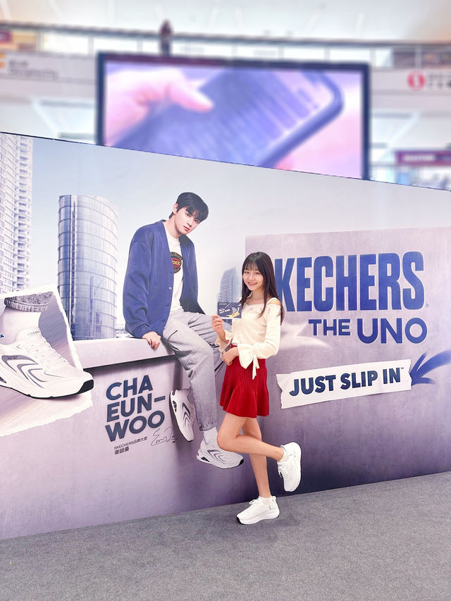 愛上運動後會多咗留意運動鞋嘅舒適度 SKECHERS 全新 Hands Free Slip-ins® 系列 既輕便又舒適，無論做運動定平時出街都啱襯 Slip-ins®嘅設計喺易穿唔易甩，解放雙手 一