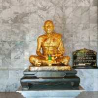 เที่ยววัดหนังราชวรวิหาร สักการะหลวงปู่เอี่ยม