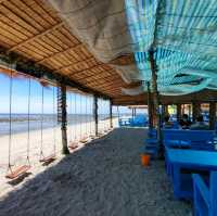 คาเฟ่ร้านอาหาร ริมชายหาด ติดทะเลศรีราชา