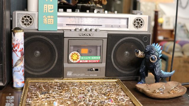 Shopping and exploring Shennong Street in Tainan