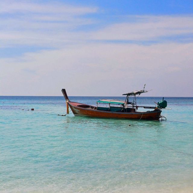 泰國麗貝島著名度假村以及專屬海灘:Beach Lipe Resort麗貝海灘度假村，獨立小木屋，果凍玻璃海，用trip.com預定能享受優惠