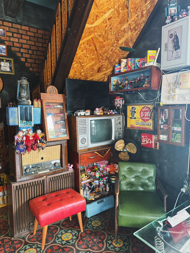 ร้านโชห่วยสไตล์โบราณ ยุค 90 บางแสน