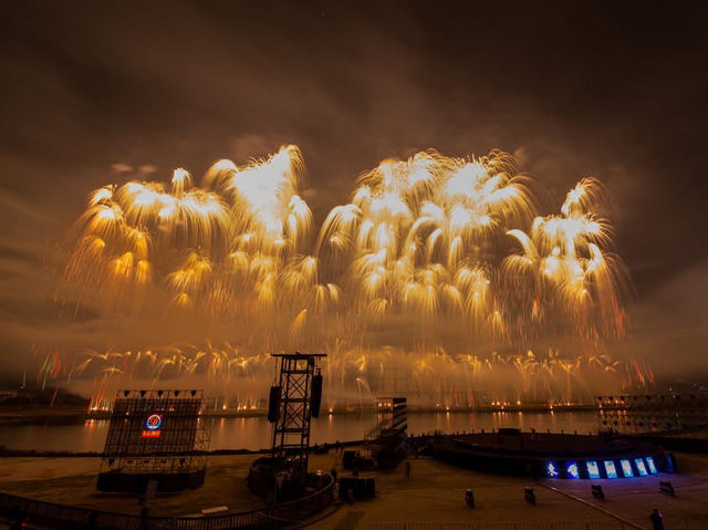 Hunan Fireworks Display During Chinese New Year 2025