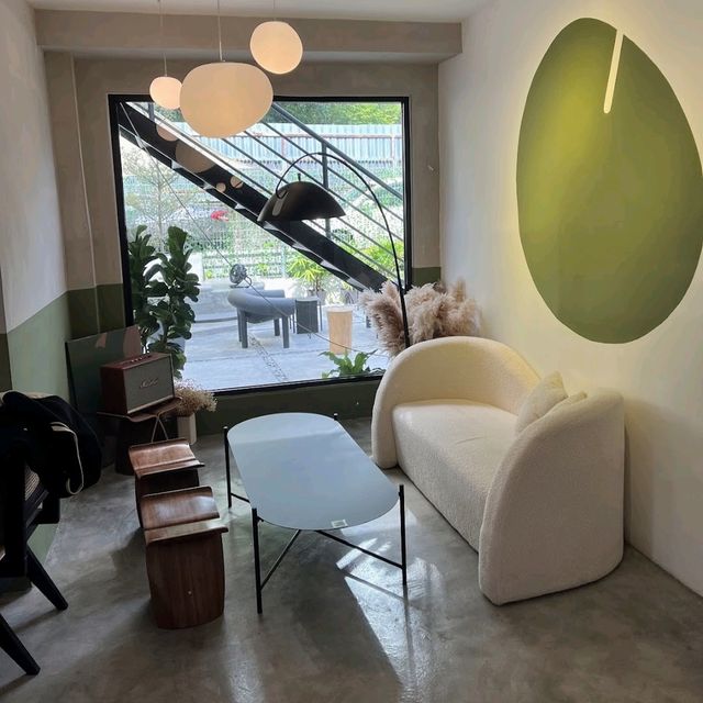 spacious cafe