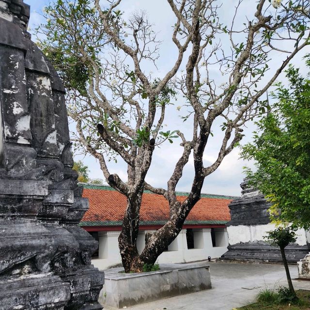 ไหว้พระที่วัดพระธาตุนครศรีธรรมราช