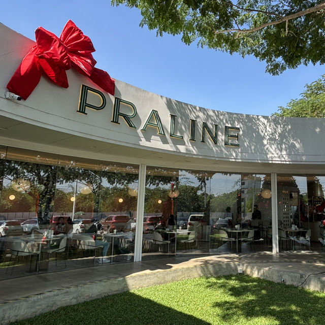  Praline ราชพฤกษ์ – คาเฟ่สวย อาหารอร่อย