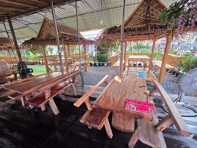 ลาบแซ่บ บรรยากาศชิลล์ ที่นี่อยู่ในนนทบุรีจ้ะ🌶️