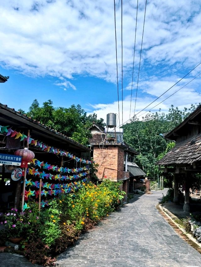 Manzhang Village: Preserving Dai Traditions