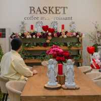 BASKET - coffee and croissant 🥐 