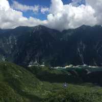 【黒部ダム】圧巻の放水と絶景を体感！