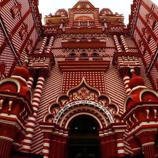 【スリランカ】まるでおとぎの国！カラフルなジャミ・ウル・アルファー・モスク🕌🎨