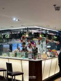 The Coral Lounge นั่งชิลก่อนขึ้นเครื่อง อาหารอร่อย