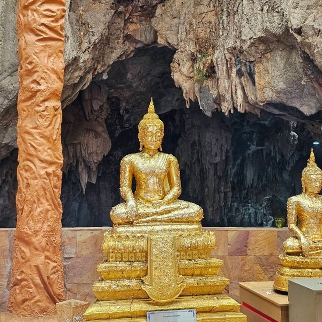 วัดถ้ำพุหว้า : วัดถ้ำสวยกลางป่าเขา