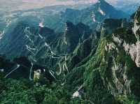“ประตูสวรรค์” เขาเทียนเหมิน (Tianmen Mountain)