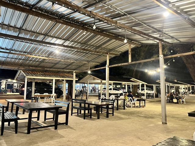 Pirate Seafood ซีฟู้ดโจรสลัด หาดบานชื่น จ.ตราด