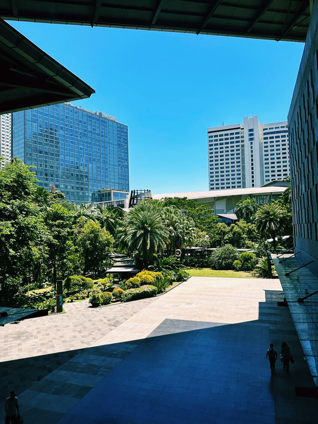 The Busy Downtown Meets Calm Greenbelt