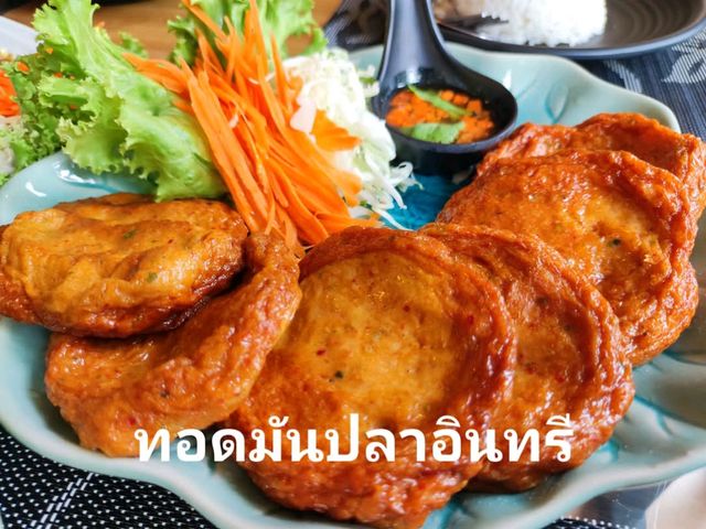 คาเฟ่เด็ด บ้านเพ อาหารสดอร่อย บรรยากาศร่มรื่น