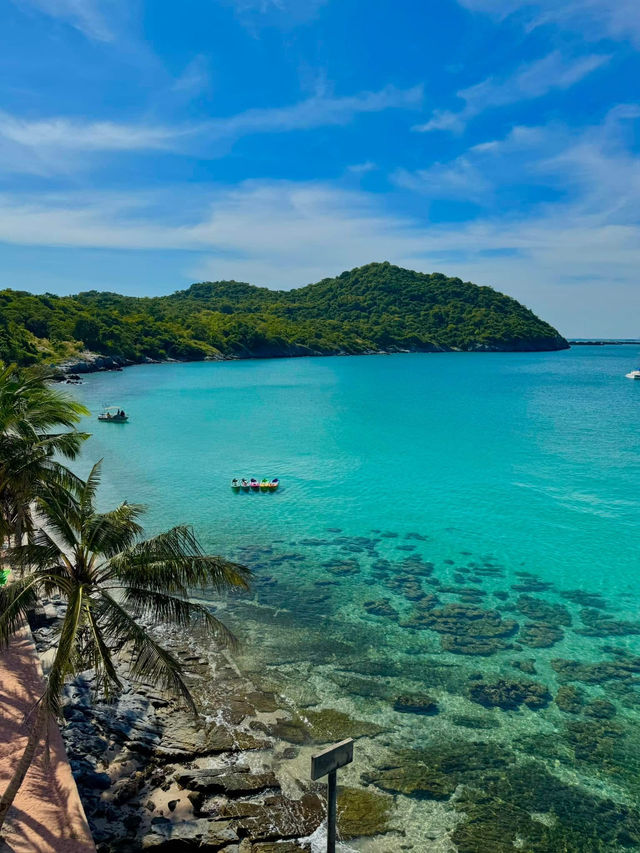 ไม่คิดว่าทะเลสวยๆจะอยู่ใกล้กรุงเทพขนาดนี้ 🩵🌊