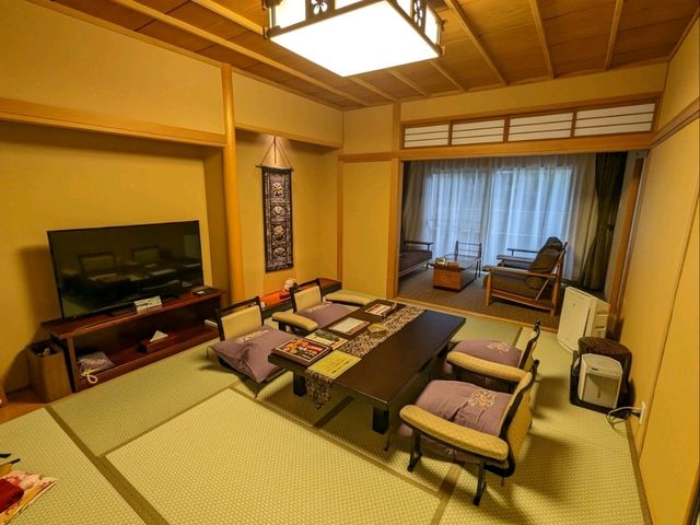 【栃木/日光】鬼怒川の自然に囲まれた豪華な老舗ホテル、あさや