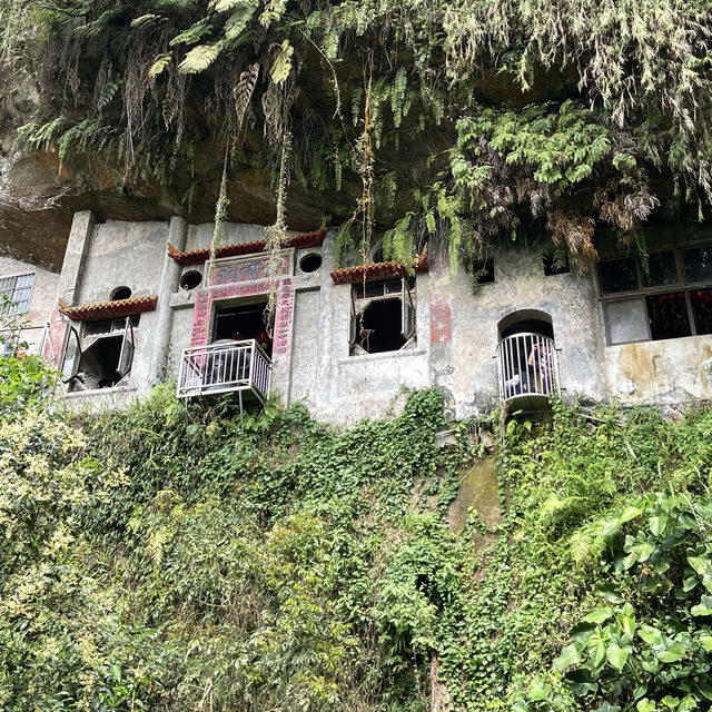 輕健行推薦｜銀河洞越嶺步道