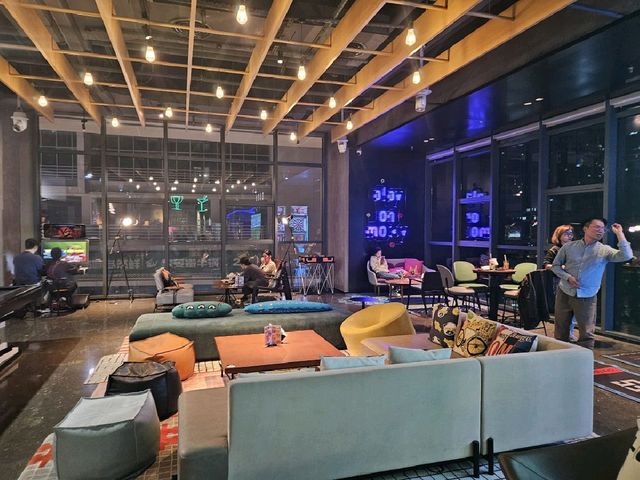 極多玩樂設施的酒店大堂