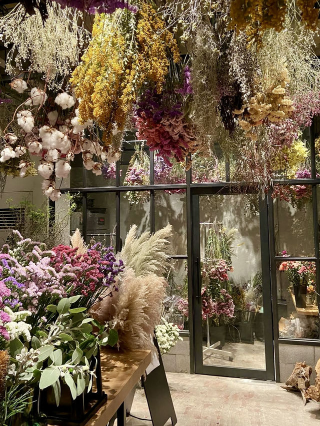 Spring Stroll in Nihonbashi: Stopping by “fete”