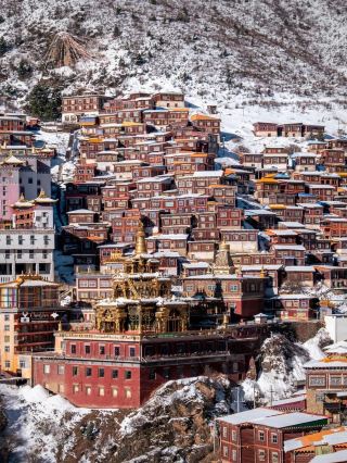 Hidden Buddhist Kingdom in the Mountains