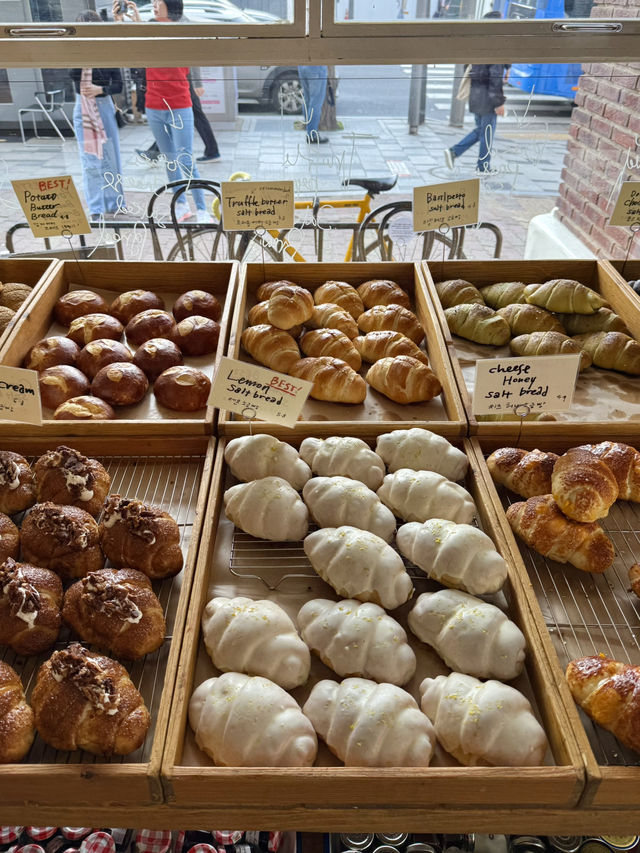 Spring Lunch on the Terrace at Artist Bakery in Seoul