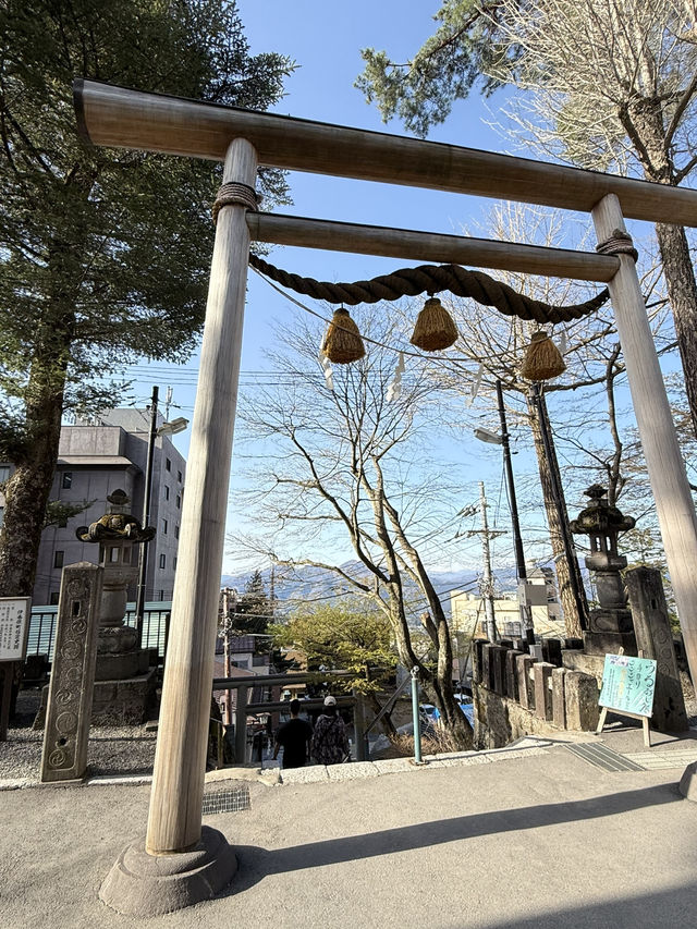  伊香保温泉の守り神「伊香保神社」—石段の頂上で願いを込める旅