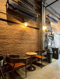 รีวิวคาเฟ่เท่ๆ กลางเยาวราช – As.is Coffee Stand ☕️