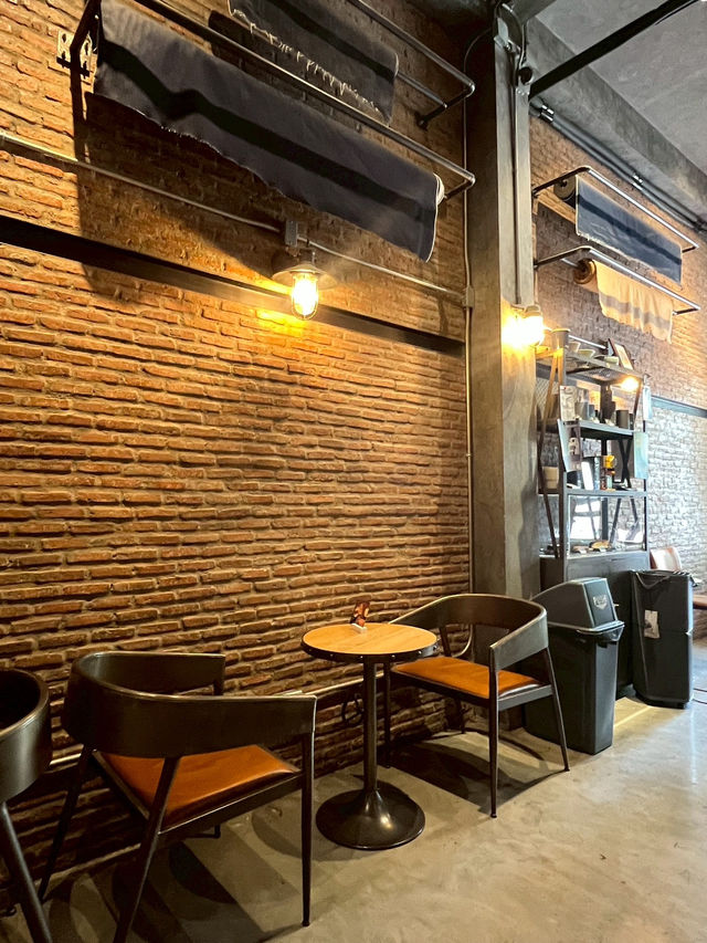 รีวิวคาเฟ่เท่ๆ กลางเยาวราช – As.is Coffee Stand ☕️
