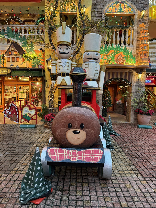 **日本沖繩美國村：充滿異國風情的繽紛樂園！🌴🇺🇸**  