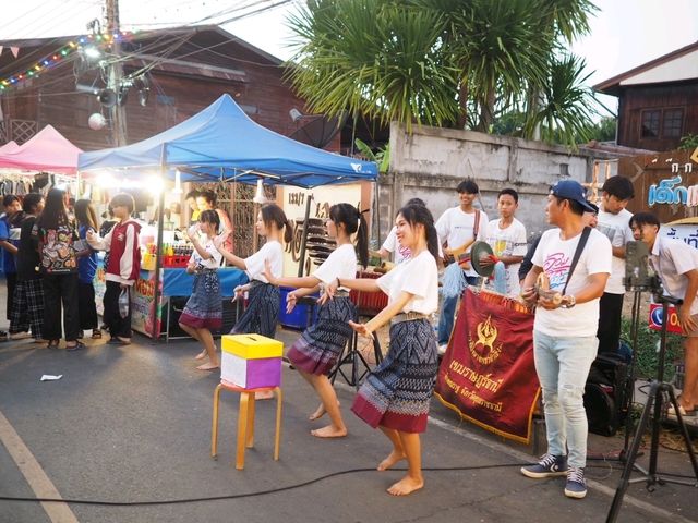 ถนนคนเดินเขมราษฎร์ธานี