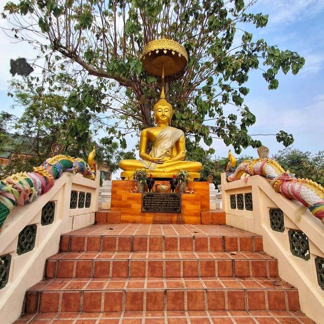 สักการะพระพุทธรักษาเมือง ณ วัดกระจัง