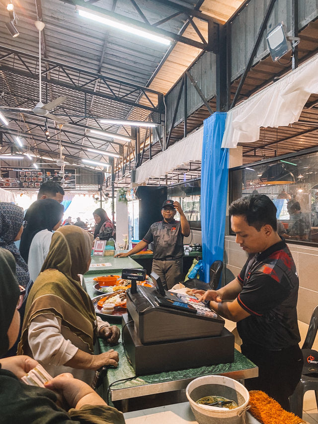 Good food at good place | Wan Ikan Bakar 🐟