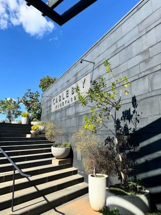 Waiheke 必訪酒莊｜Cable Bay：不只美酒，連羊排都讓人愛上