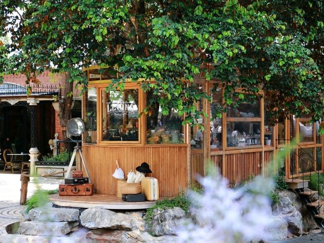 คาเฟ่ลับ Lecino Backyard Cafe 