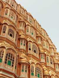 🌬️ Hawa Mahal: Jaipur’s Breezy Crown! 👑