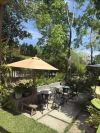 คาเฟ่กึ่งร้านอาหาร บรรยากาศสุดชิค