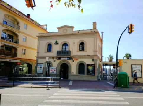 Исторический город Канет-де-Мар, расположенный на побережье провинции Барселона, имеет интересный городской центр.