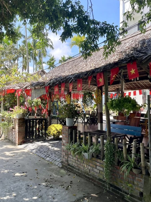 A Slow & Dreamy Getaway in Hoi An – Beach Days & Lantern Nights 